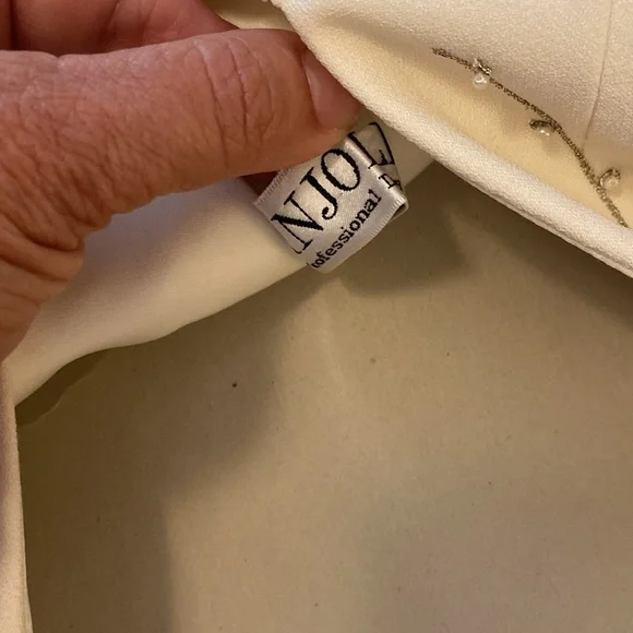 Anjolique Beaded Off-White Wedding Outfit Top - Picture 2 of 9